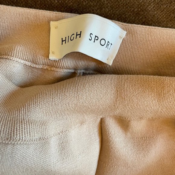 High Sport Cropped Kick-Leg Pants, Neutral Size XS - Picture 7 of 7